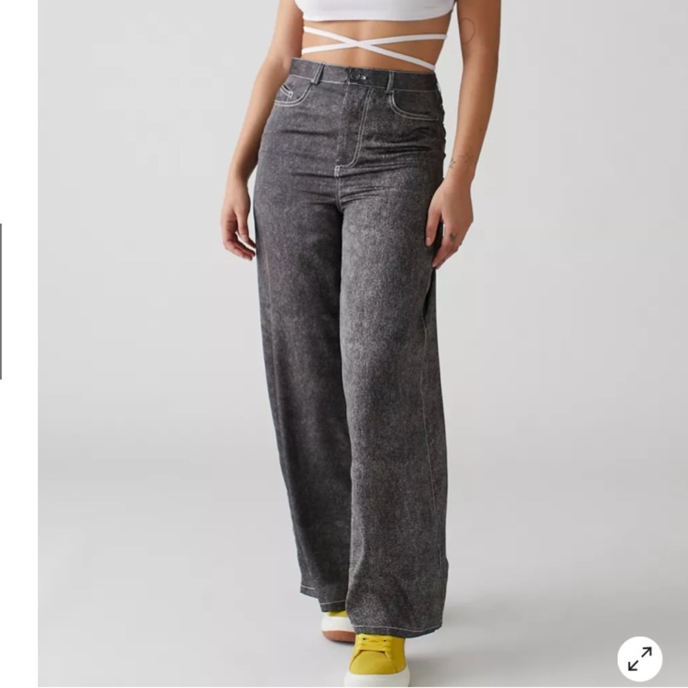 NEW UO wide leg pants - Picture 1 of 11